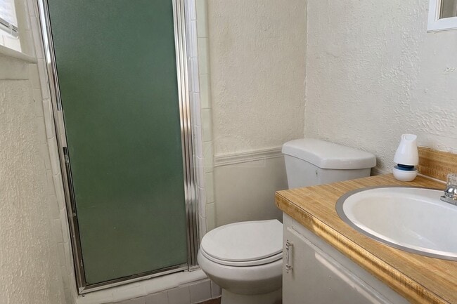 Building Photo - 1202 Kathey Dr