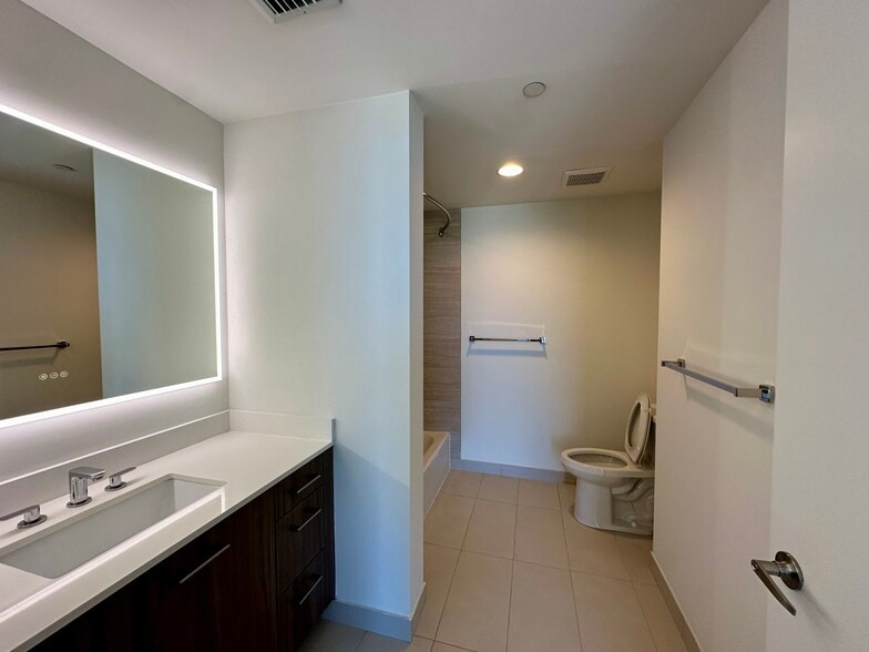 Building Photo - 43 NW 39th St