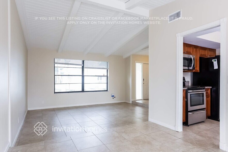 Building Photo - 782 Ryanwood Dr