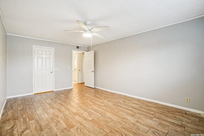 Building Photo - 6106 Vance Jackson Rd