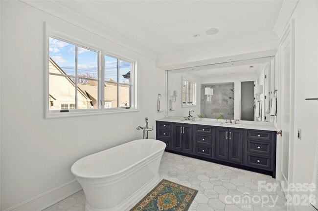 Building Photo - 2622 Chelsea Dr