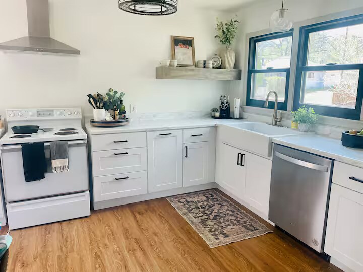 Building Photo - 2429 W Saint Vrain St