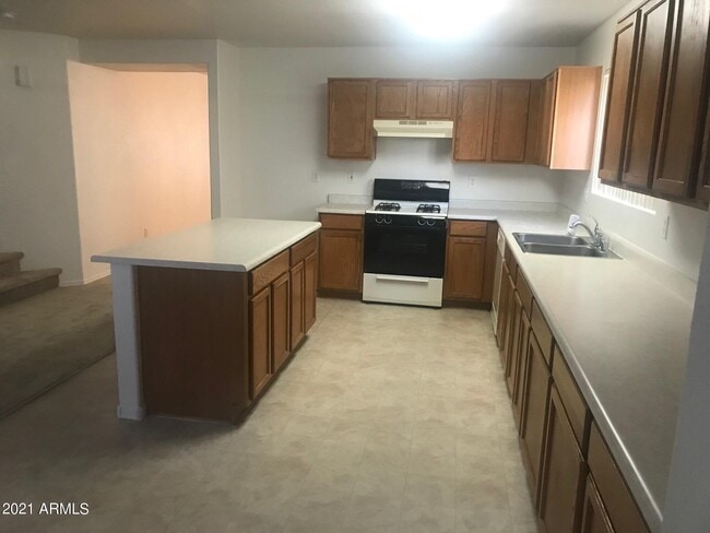 Building Photo - 1033 S San Vincente Ct