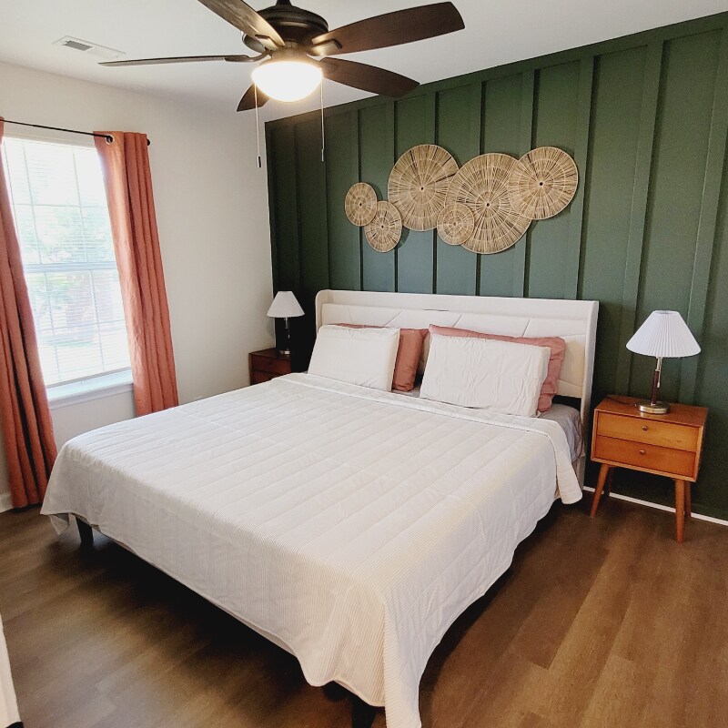 Building Photo - 253 White Oak Rd