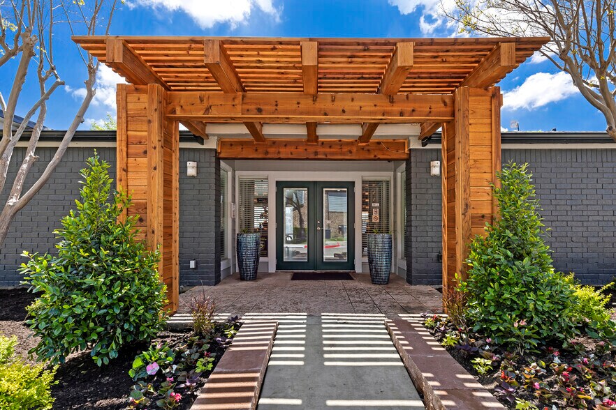 The Paxton Apartments 6910 S Cockrell Hill Rd Dallas TX 75236