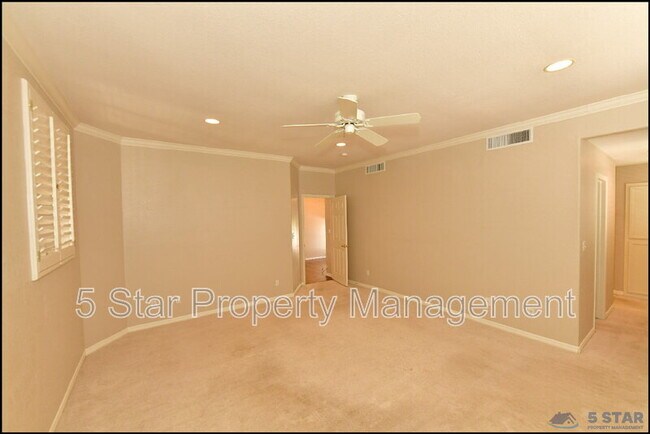 Building Photo - 6598 Eagle Ridge Dr
