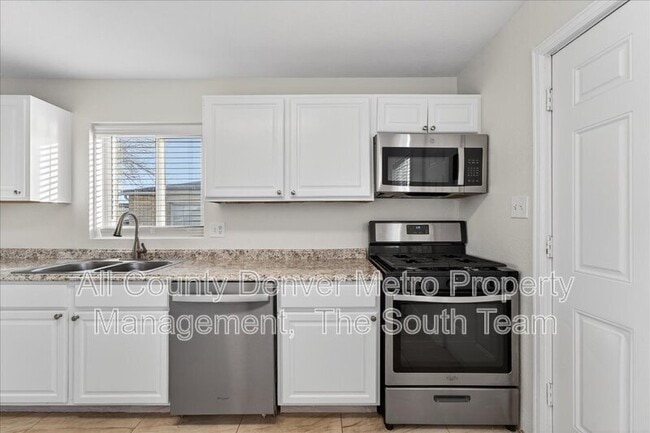 Building Photo - 69 Del Mar Cir