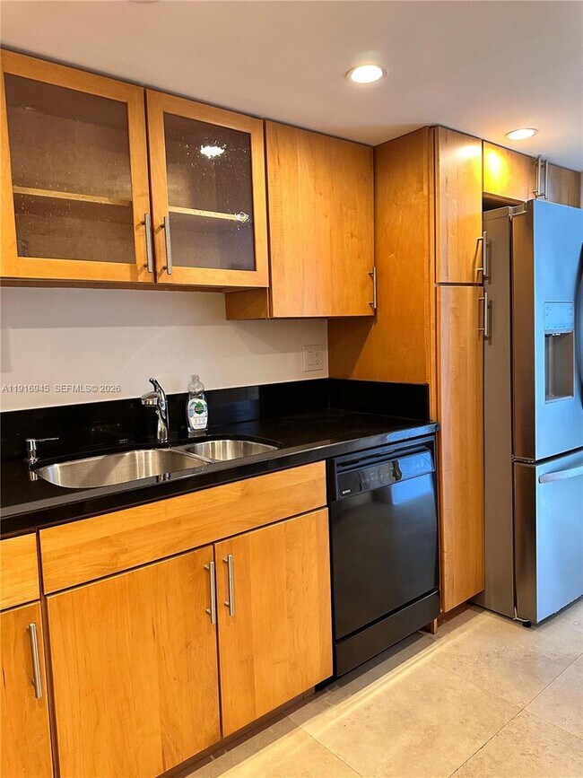 Building Photo - 2333 Brickell Ave