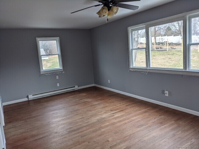 Building Photo - 230 Pumpkin Hill Rd