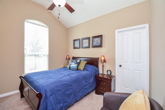 Building Photo - 2715 Farlow Ln