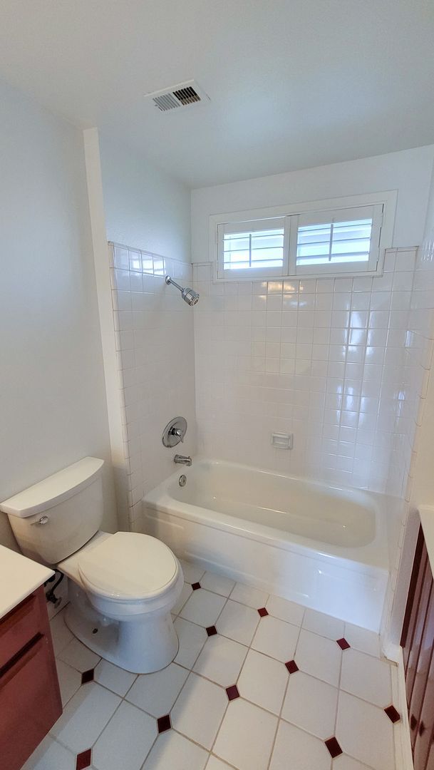 Building Photo - NOW AVAILABLE!! Gorgeous Two Story 3 Bedroom 3 Bath Perfect for Working From Home and Entertaining!