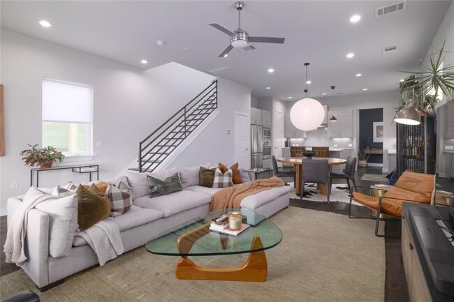 Building Photo - 6021 Seville Dr