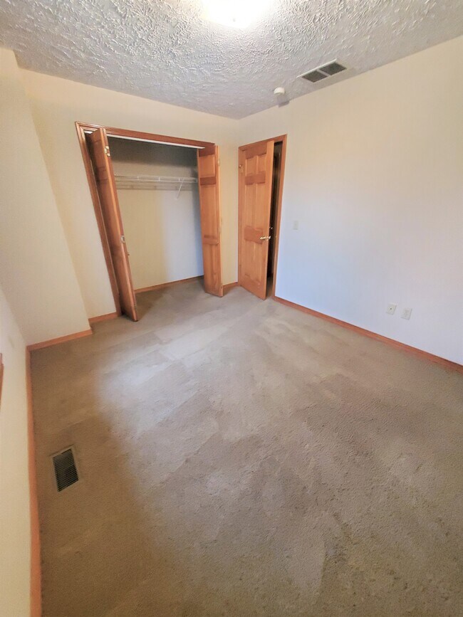 Building Photo - 601 Cypress Ave