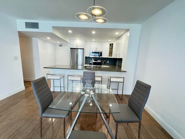 Building Photo - 3540 S Ocean Blvd