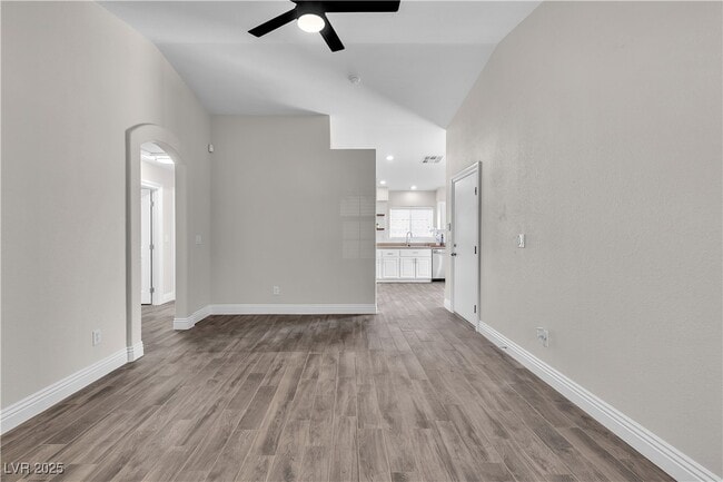Building Photo - 7820 Milkweed Ct