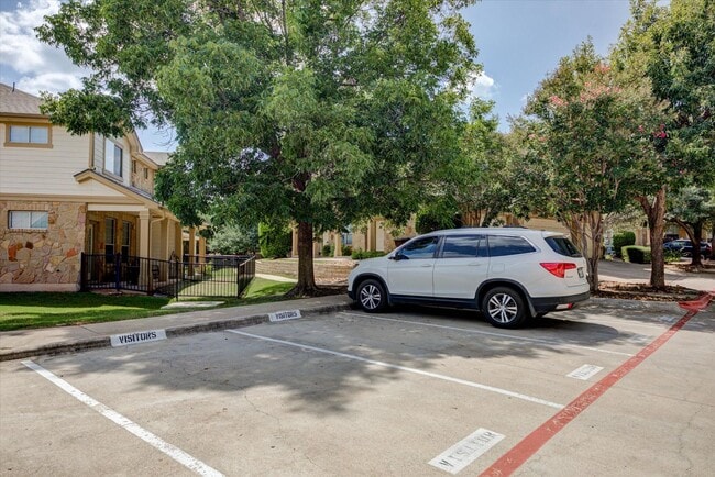 Building Photo - 16100 S Great Oaks Dr