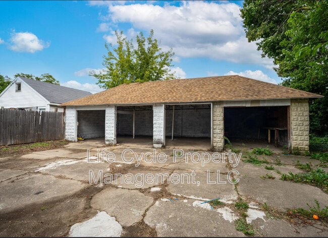 Building Photo - 1044 Muskegon Ave NW