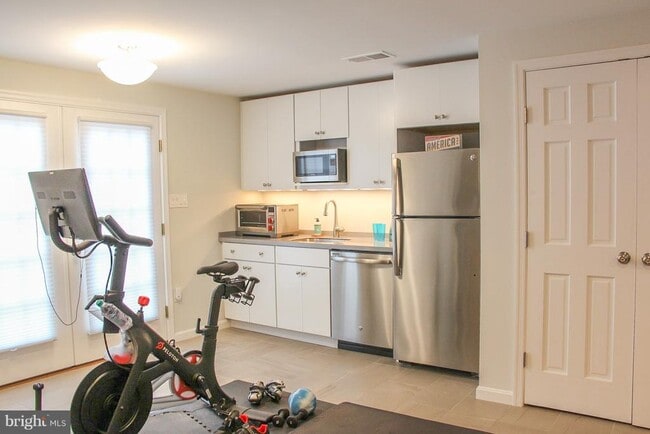 Building Photo - 7530 Manigold Ct