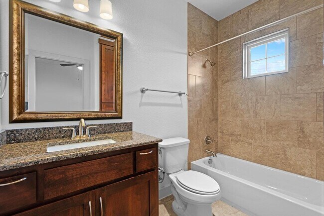 Building Photo - 6533 E Hill Dr