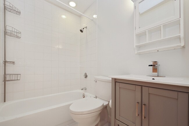 Building Photo - 107 South St