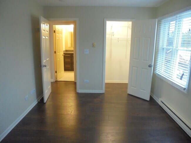 Building Photo - 1334 Cunat Ct