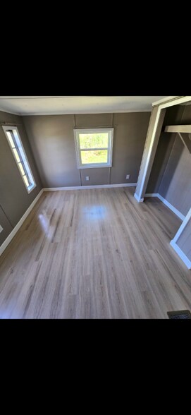 Building Photo - 47 Haney Park