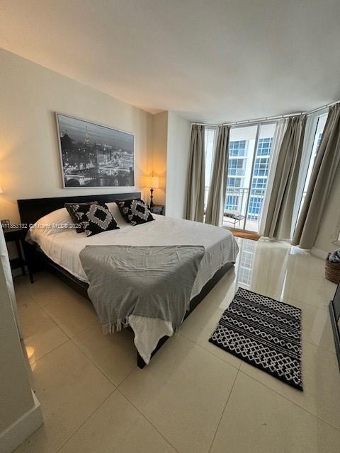 Building Photo - 17375 Collins Ave