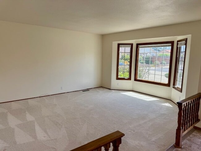 Building Photo - Move-in ready, Charming single level 4 bedroom, 2  bath home in San Ramon!