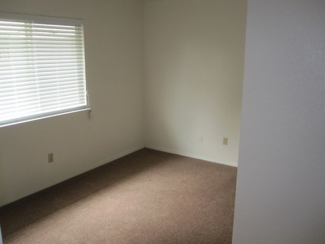 Building Photo - Apartment For Rent in Merced
