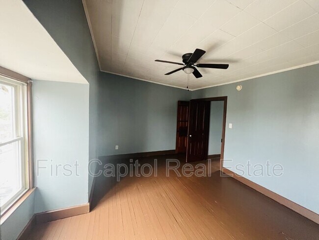 Building Photo - 1290 W King St