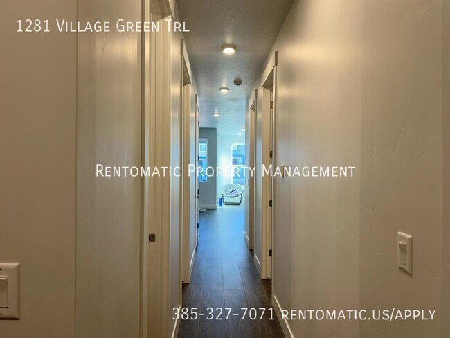 Building Photo - 1281 Vlg Grn Trl