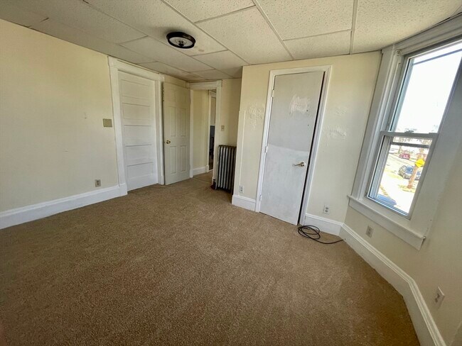 Building Photo - 735 Belmont Ave