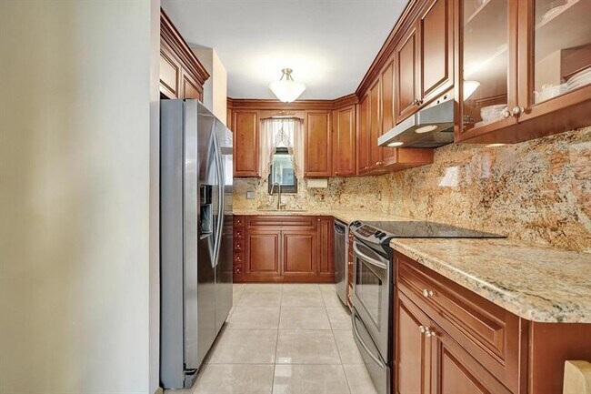 Building Photo - 1000 S Ocean Blvd