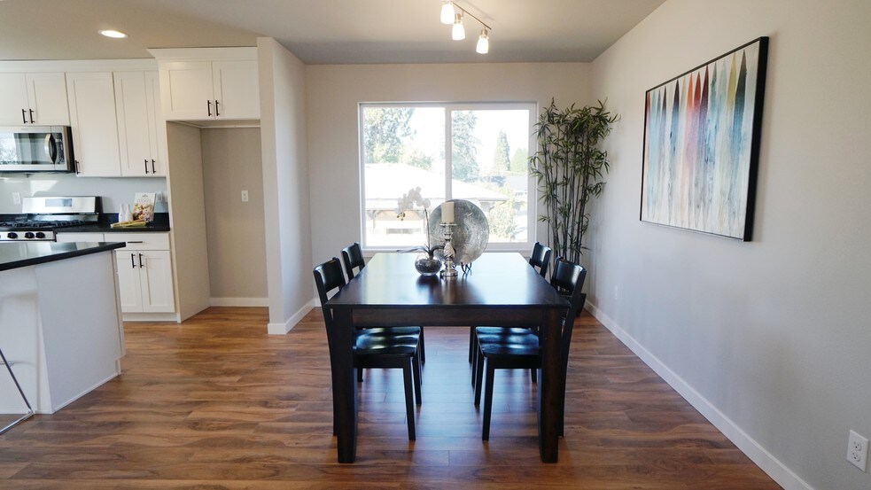 Building Photo - 13315 26th Ct S