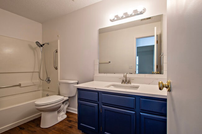 Building Photo - 1412 E 21st Terrace