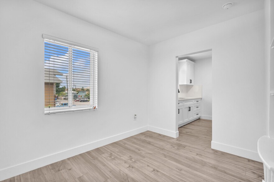 Building Photo - 1801 SW 5th St