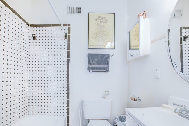 Building Photo - 1631 4th St NW