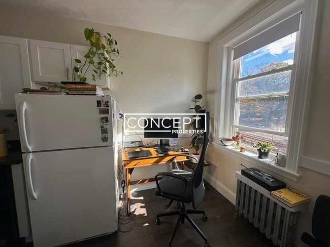 Primary Photo - 2045 Commonwealth Ave