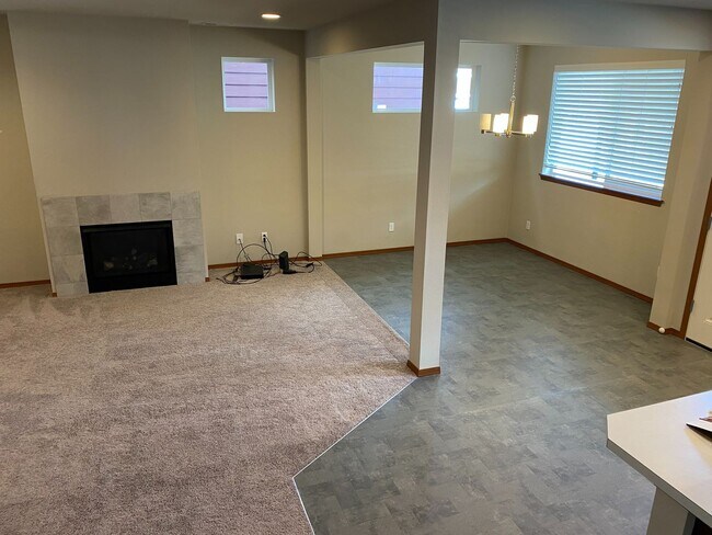 Building Photo - 2531 Filbert Ave