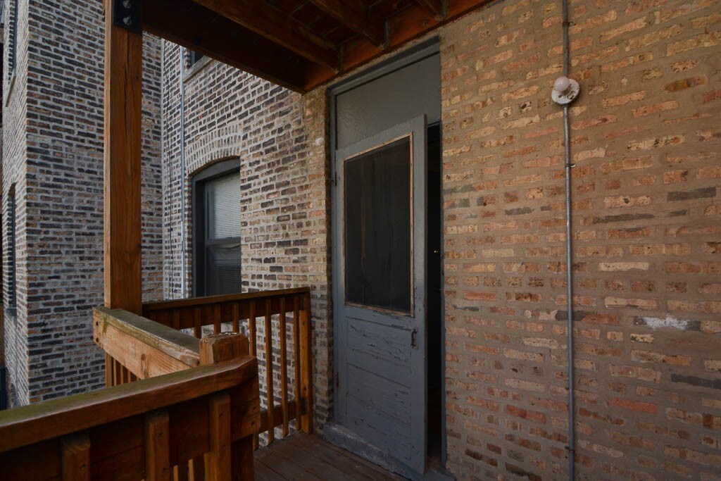 Building Photo - 2336 N Spaulding Ave