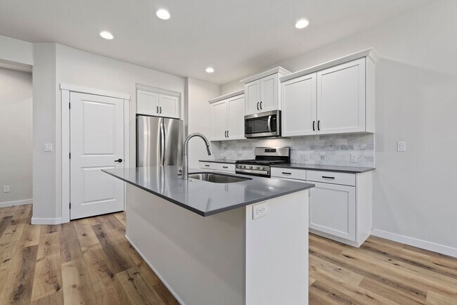 Building Photo - Beautiful 4-Bedroom Home in Meridian – Available Now | $2,400/month