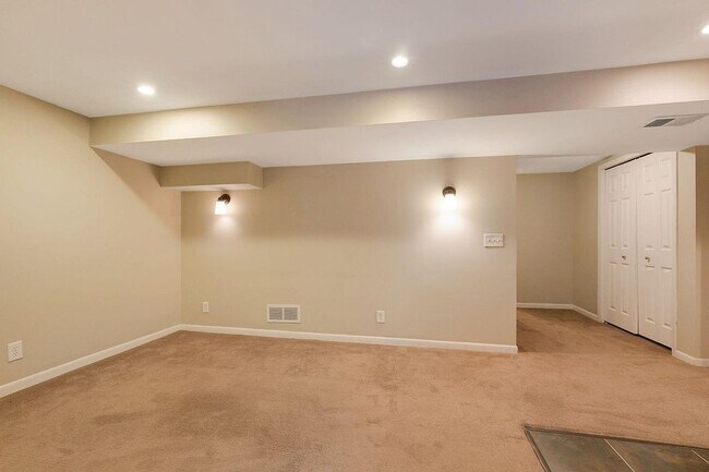 Living Room - 6400 Hampshire Pl N