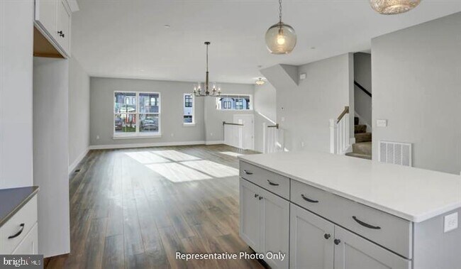 Building Photo - 403 Estate Dr