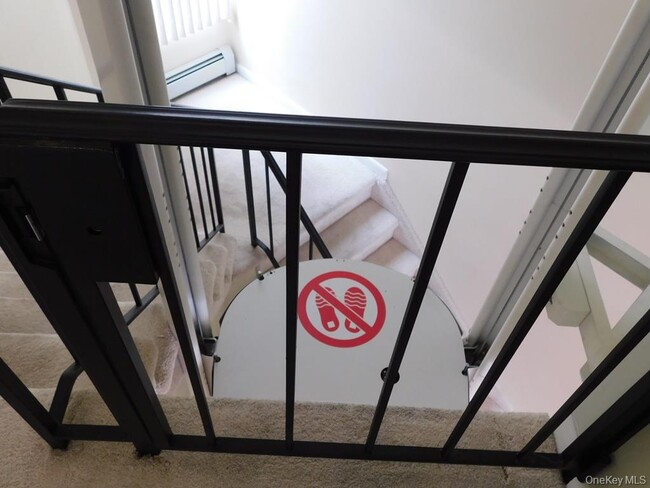 Building Photo - 729 Hewitt Ln