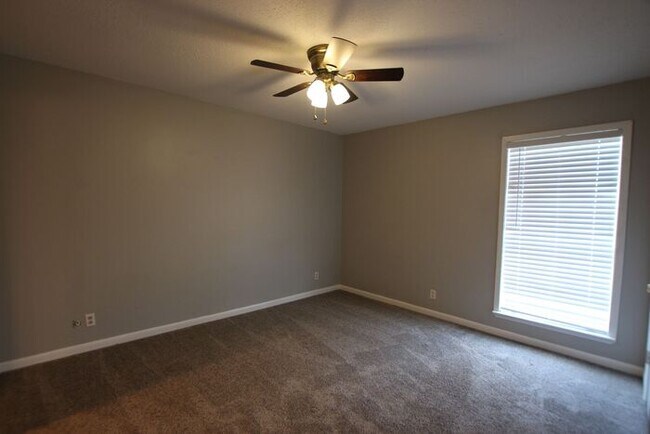Building Photo - 2 bedroom 2 bath apartment in Tyler! Avail...