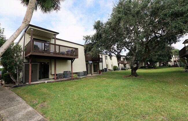 Primary Photo - 308 E Miracle Strip Pkwy