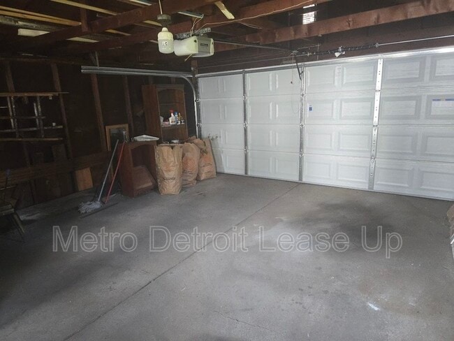 Building Photo - 3759 Columbus St