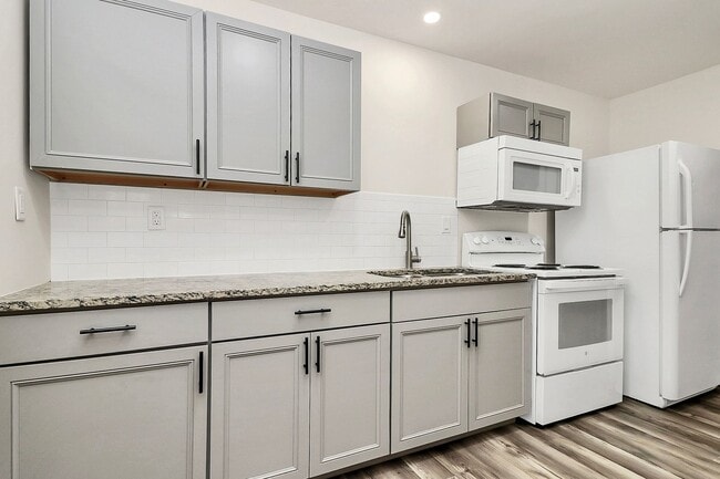 Building Photo - Rent Special on Affordable Duplex in Ender...