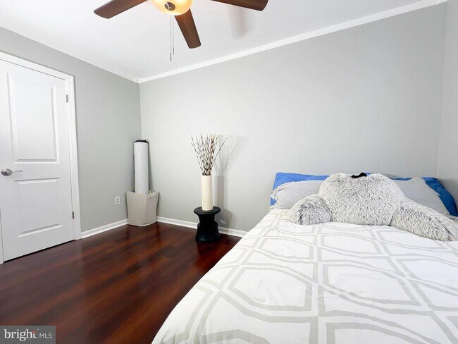 Building Photo - 532 Foxhall Pl SE