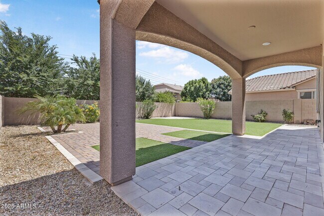 Building Photo - 3263 S Miller Dr